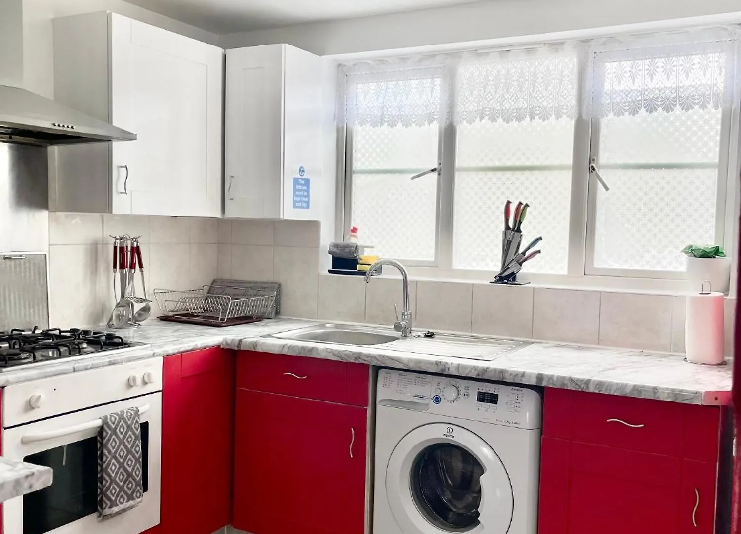 Westfield Gardens - 3 Bedroom Apartment Goodmayes