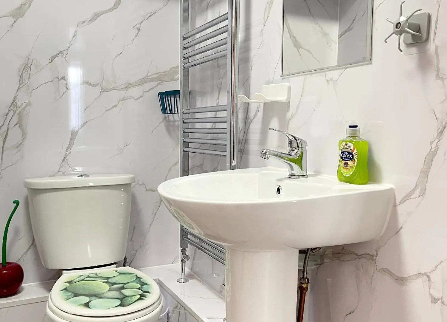 Westfield Gardens - 3 Bedroom Apartment Goodmayes